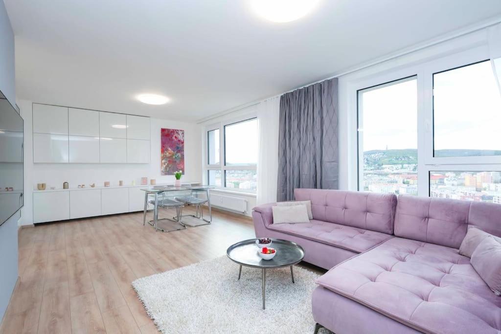 Danubius One - Spacious Apartment W Free Parking Bratislava Dış mekan fotoğraf