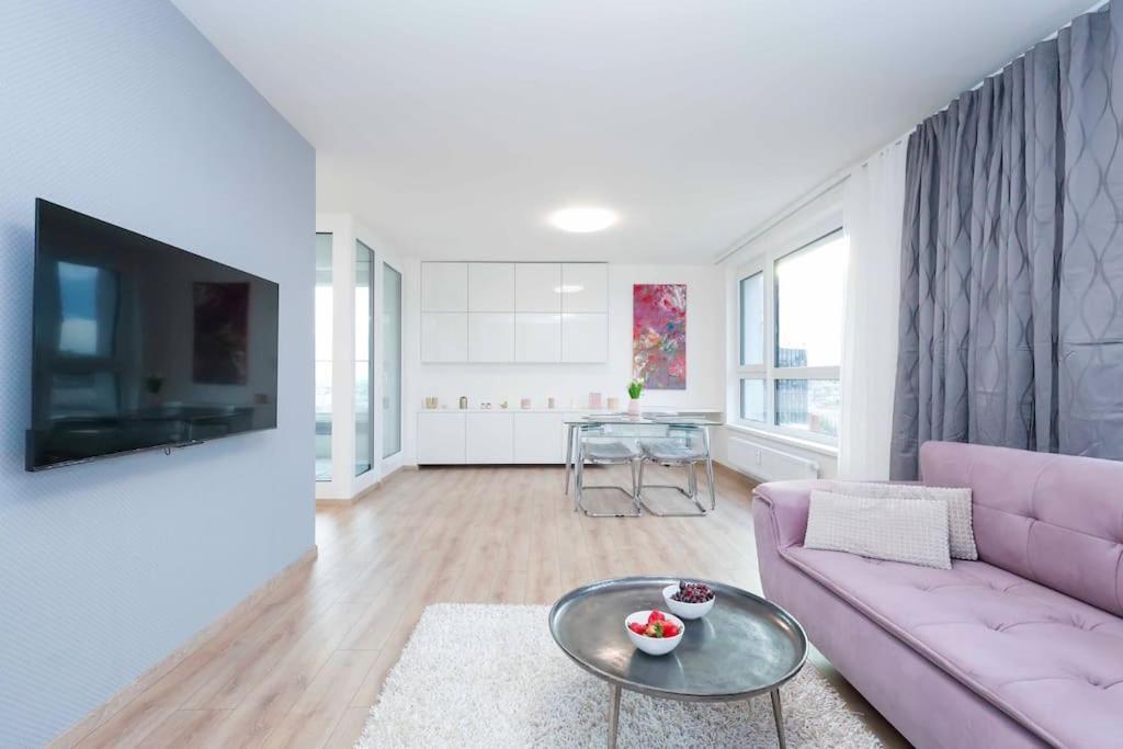 Danubius One - Spacious Apartment W Free Parking Bratislava Dış mekan fotoğraf
