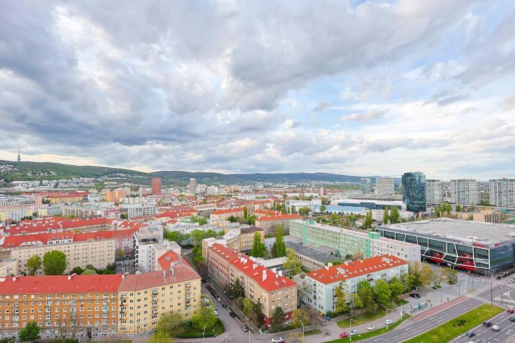 Danubius One - Spacious Apartment W Free Parking Bratislava Dış mekan fotoğraf