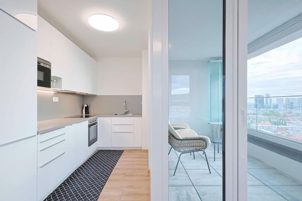 Danubius One - Spacious Apartment W Free Parking Bratislava Dış mekan fotoğraf